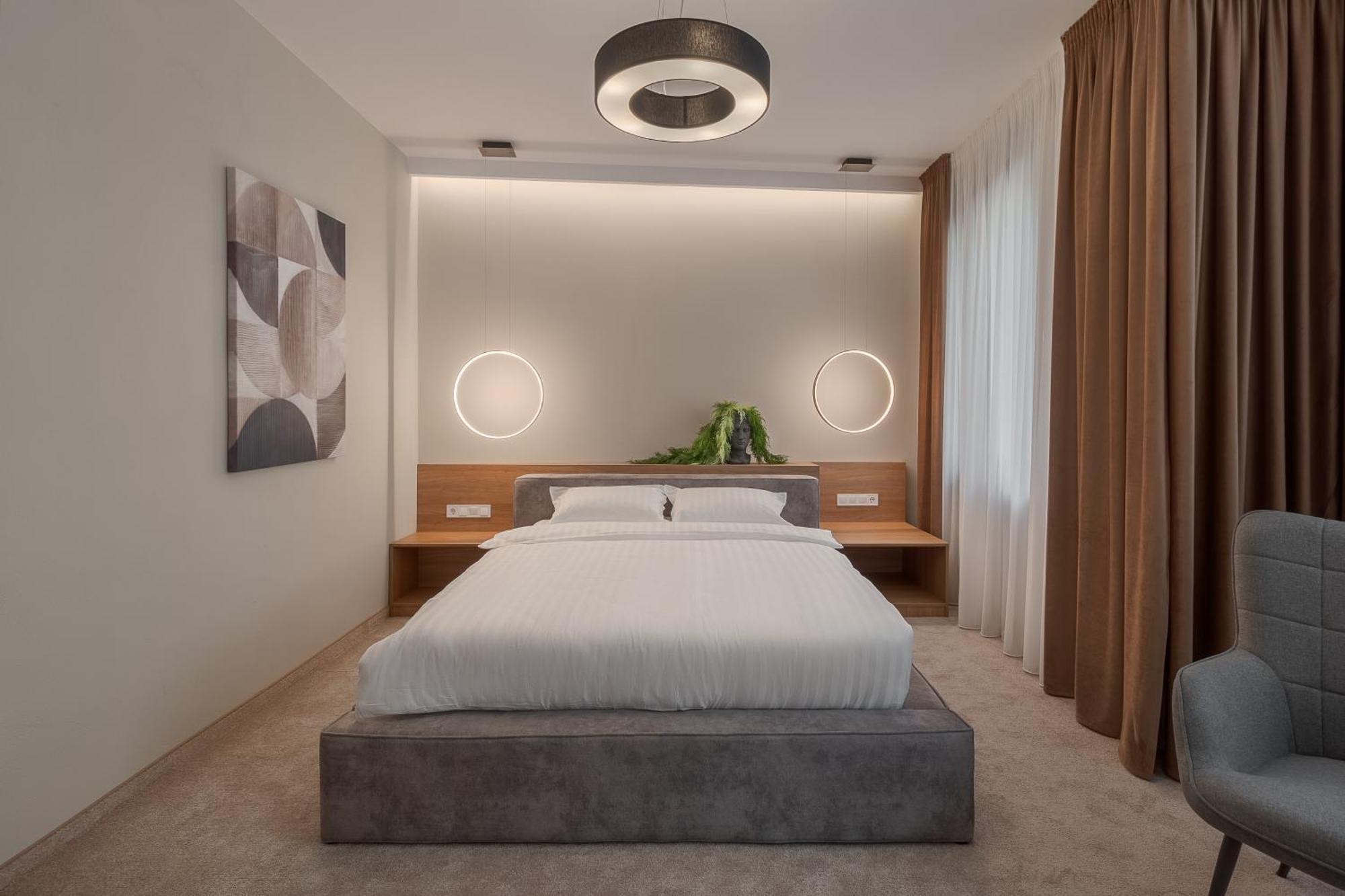 Oasis Rooms 오라데아 외부 사진